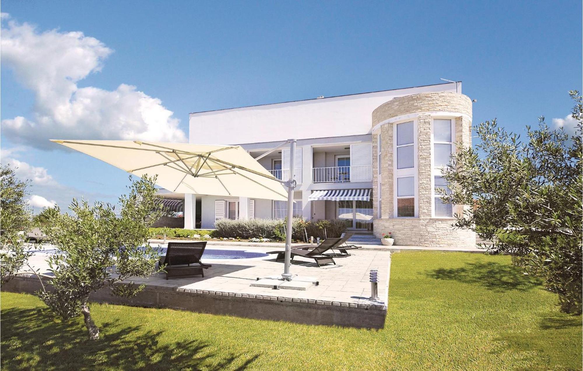 5 Bedroom Amazing Home In Debeljak Exteriér fotografie